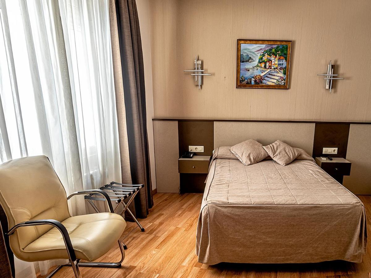 Hostal Real Aranjuez Luaran gambar