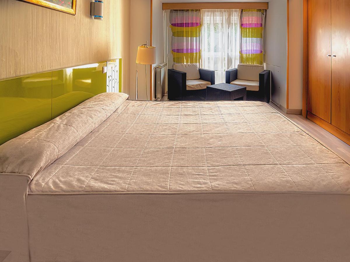 Hostal Real Aranjuez Luaran gambar