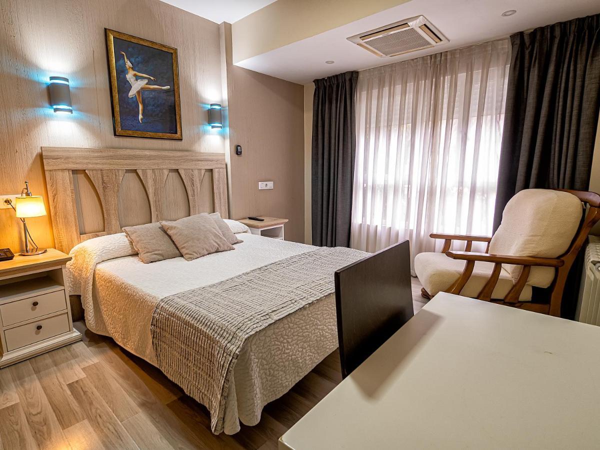 Hostal Real Aranjuez Luaran gambar
