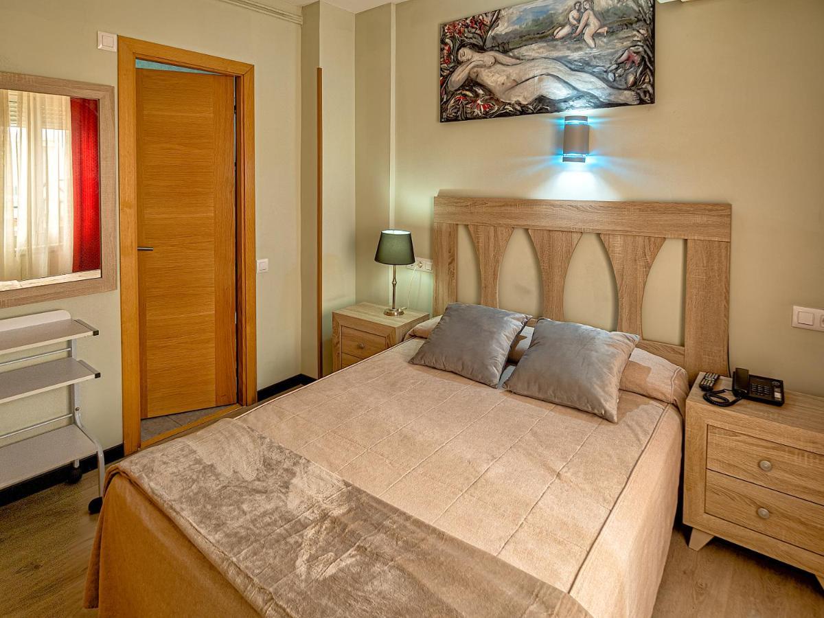 Hostal Real Aranjuez Luaran gambar