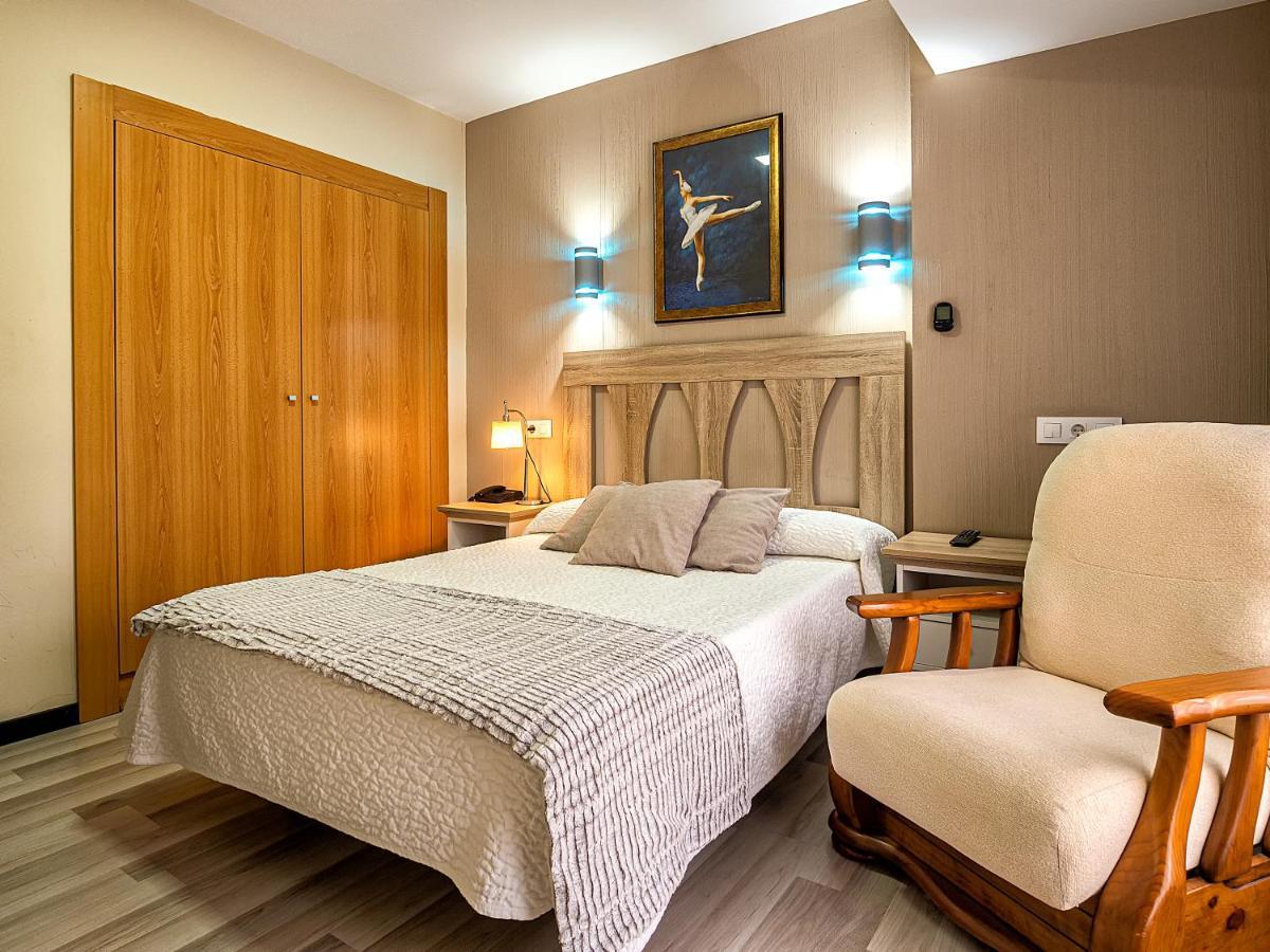 Hostal Real Aranjuez Luaran gambar